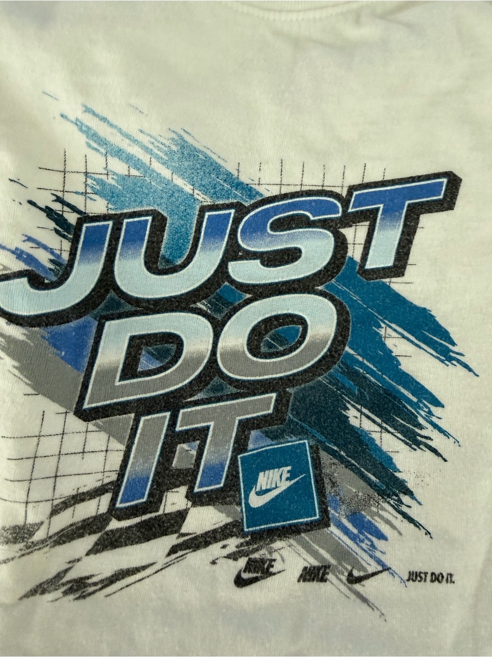 4 Nike Kids Short Sleeve Tees Multi-Color Graphic Pack set of shirts medium - Picture 3 of 11